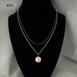 Sabika necklace with double chain and pendant